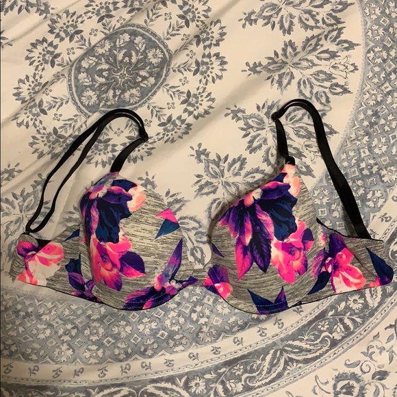 Other - Pink/Victoria secret bra